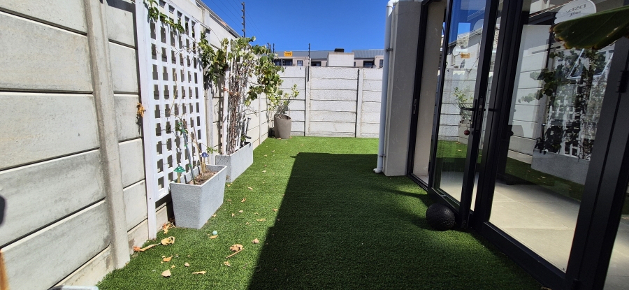 2 Bedroom Property for Sale in Parklands North Western Cape